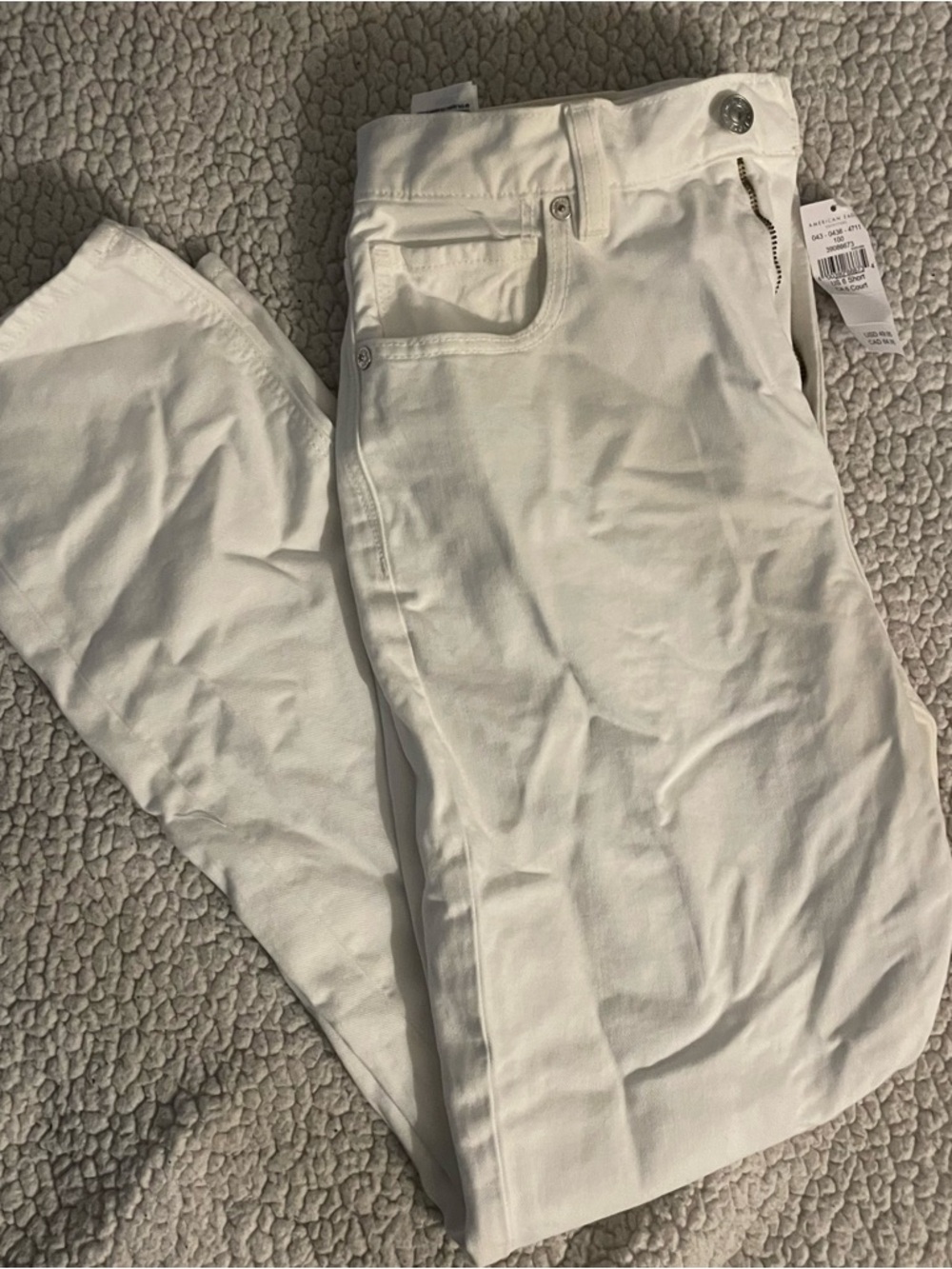 NWT American Eagle Outfitters White Mom Jean - Picture 4 of 4